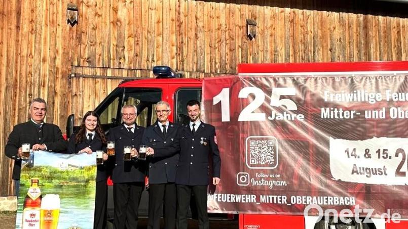 Die Feuerwehrführung von Mitter- und Oberauerbach hat die Weichen für das zweitägige Fest in Oberauerbach gestellt. Bild: Isabella Schart