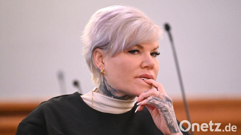 Schlagersängerin Melanie Müller sollte sich wegen Urkundenfälschung vor Gericht verantworten, doch der Prozess wurde kurzfristig abgesagt. (Archivbild) Bild: David Hammersen/dpa