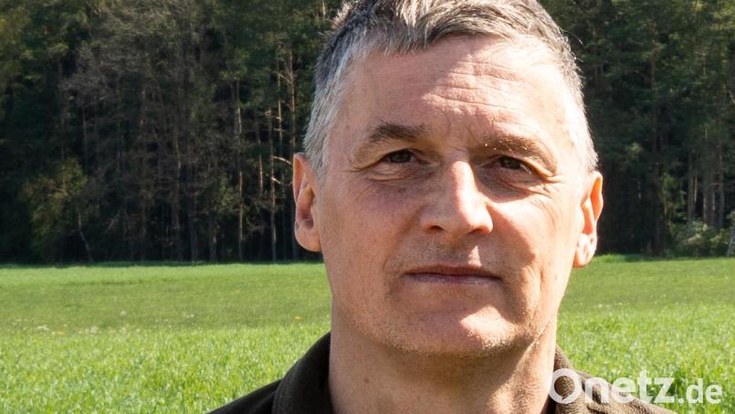 Die Jagdpächter Martin Gottsche (links) und Markus Stopfer kündigen ihren Jagdpachtvertrag vorzeitig. Der Wolf, Zoonosen, Freizeitdruck und Bauvorhaben vermiesen den Jägern ihr Hobby, dem sie seit Jahrzehnten nachgehen. Bild: Franka Eichl