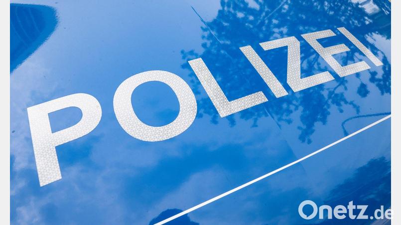 Nach einer Schlägerei im Landkreis Roth ist ein 47-Jähriger im Krankenhaus gestorben. (Symbolbild) Bild: Boris Roessler/dpa