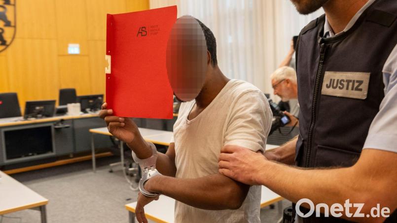 Der Angeklagte hatte den Angestellten eines Elektrofachmarktes aus dem Nichts heraus angegriffen. (Archivfoto) Bild: Stefan Puchner/dpa