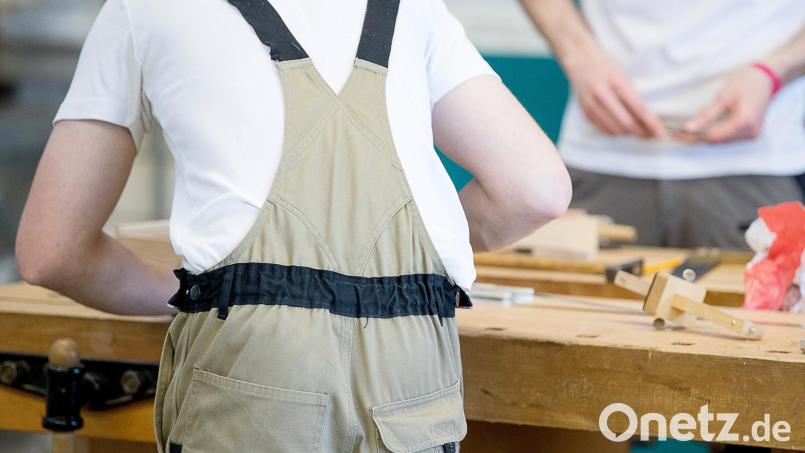 Mehr Ausbildungsverträge, aber weiterhin viele freie Stellen: Der Ausbildungsmarkt in der Oberpfalz bleibt ein Bewerbermarkt. Symbolbild: dpa