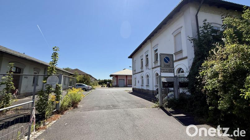 Das Schlachthof-Areal in Amberg soll weiterentwickelt werden. Allerdings ist noch nicht klar, wie genau. Das Gebäude rechts ist bereits saniert und beherbergt mehrere Wohnungen. Bild: upl