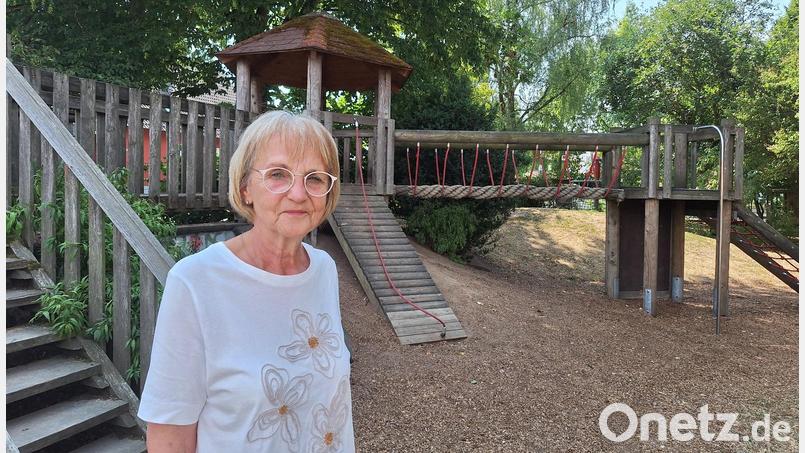Der kleine Wald (im Hintergrund) gehört für die scheidende Pfreimder Kindergartenleiterin Gabi Schönberger zu den Lieblingsplätzen in St.-Martin. Bild: bl