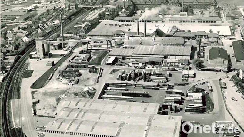 Unser Luftbildrätsel fängt ein bisschen schwer an. Wir fragen unsere Leser wieder: Wo sind wir hier im Jahr 1973 im Amberger Stadtgebiet unterwegs? Luftbild: Werner Lischka
