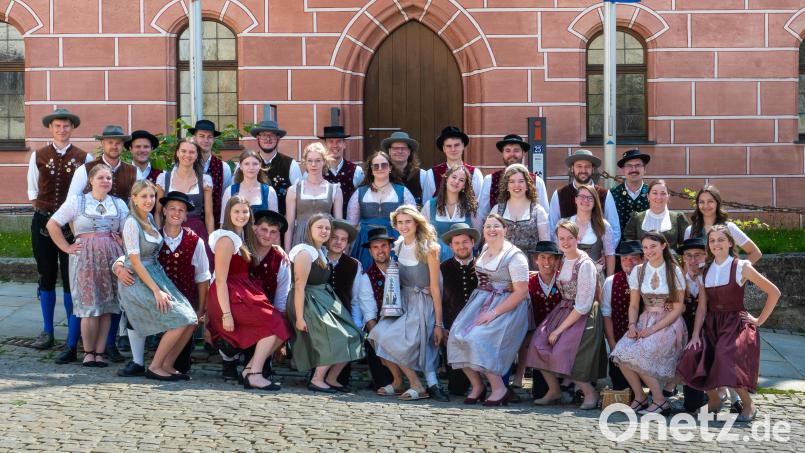 22 Kirwapaare prägen die Woizkirwa vom 21. bis 24. August in Sulzbach-Rosenberg. Bild: Lukas Schmalzl
