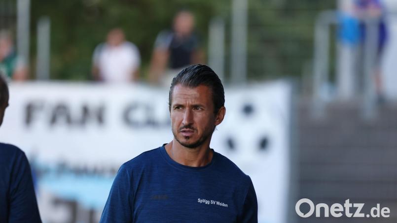 Trainer Michael Riester steht mit der SpVgg SV Weiden vor einem schweren Auswärtsspiel beim ASV Neumarkt. Bild: Dieter Jäschke