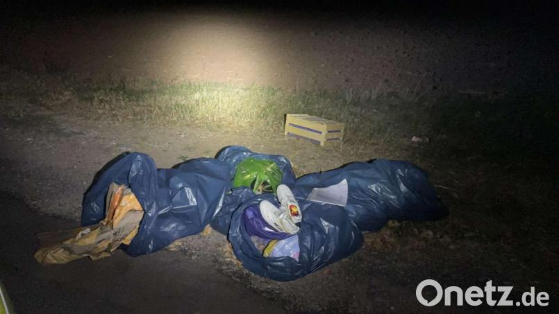 Ein 37-Jähriger entsorgte am Mittwoch illegal Müll auf einem Feldweg in der Straße „Alte Ziegelhütte“ in Schwandorf. Die Polizei kam ihm schnell auf die Spur. Symbolbild: PI Schwandorf, Fotograf: POM Schmidt