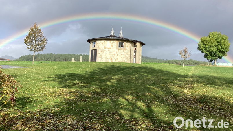 Die kleine Kapelle am Ortsrand von Köglitz zieht Besucher von nah und fern an. Bild: Irene Schleicher