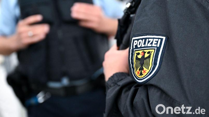 Bundespolizisten nahmen den Mann an seiner Wohnadresse fest. (Archivbild) Bild: Sven Hoppe/dpa
