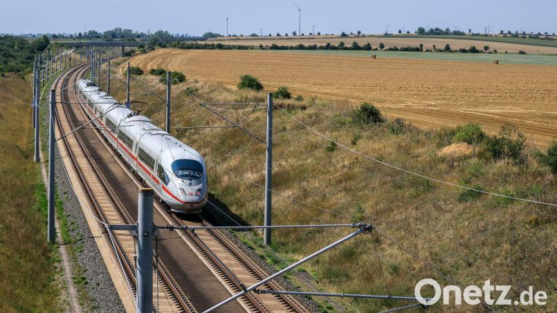 Die Deutsche Bahn geht gerichtlich gegen einen Beschluss der Bundesnetzagentur vor, mit dem der Wettbewerb im Fernverkehr gestärkt werden soll. (Archivbild) Bild: Jan Woitas/dpa