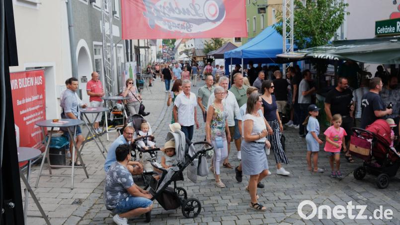Beim Neunburger Altstadtfest ist immer viel los, wie das Foto aus dem Jahr 2022 zeigt. Archivbild: Rudolf Hirsch