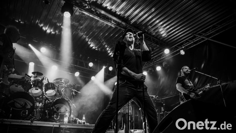 Die Tribute-Band Journeye bringt die Musik von Journey nach Burglengenfeld. Bild: Michael Oremus