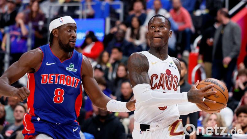 Dennis Schröder hat mal wieder einen neuen Club in der NBA. (Archivbild) Bild: Duane Burleson/AP/dpa