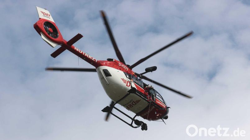 Die drei Schwerverletzten wurden mit Hubschraubern in Krankenhäuser gebracht. (Symbolbild) Bild: Bodo Schackow/dpa