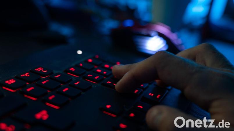 Tech-Unternehmen spielen bereits eine zentrale Rolle beim Vorgehen gegen Online-Kriminalität. (Symbolbild) Bild: Nicolas Armer/dpa