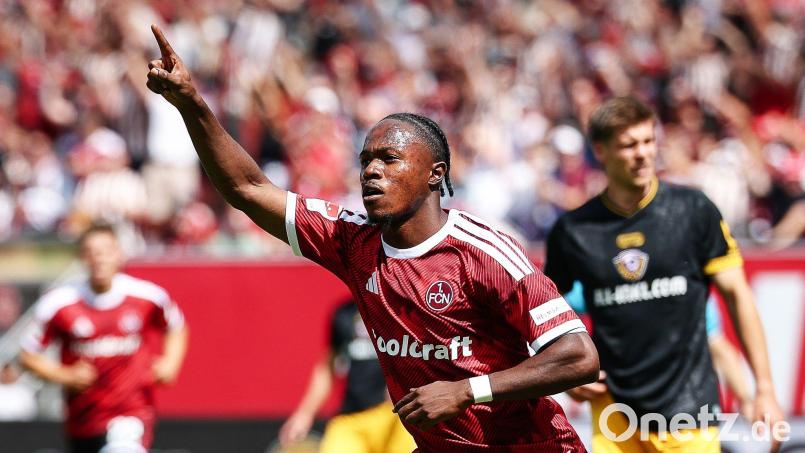 Mohamed Alì Zoma (M) ist Nürnbergs Top-Torjäger. (Archivbild) Bild: Daniel Löb/dpa