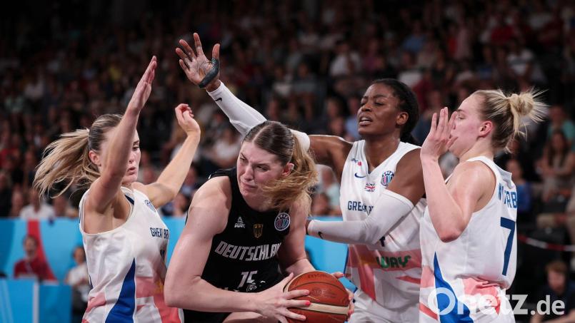 Luisa Geiselsöder war beim ersten WM-Test der Basketballerinnen dabei, konnte die knappe Niederlage aber nicht verhindern. (Archivbild) Bild: Christian Charisius/dpa