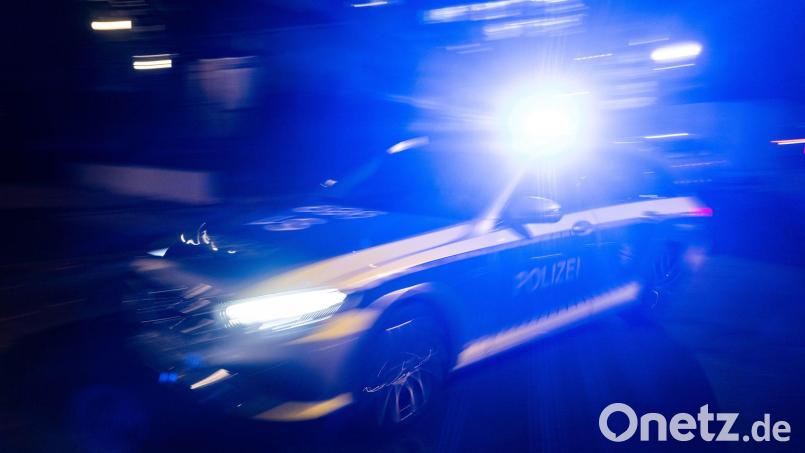 Der 43-jährige Motorradfahrer starb nach dem Unfall im Krankenhaus. (Symbolbild) Bild: Marijan Murat/dpa