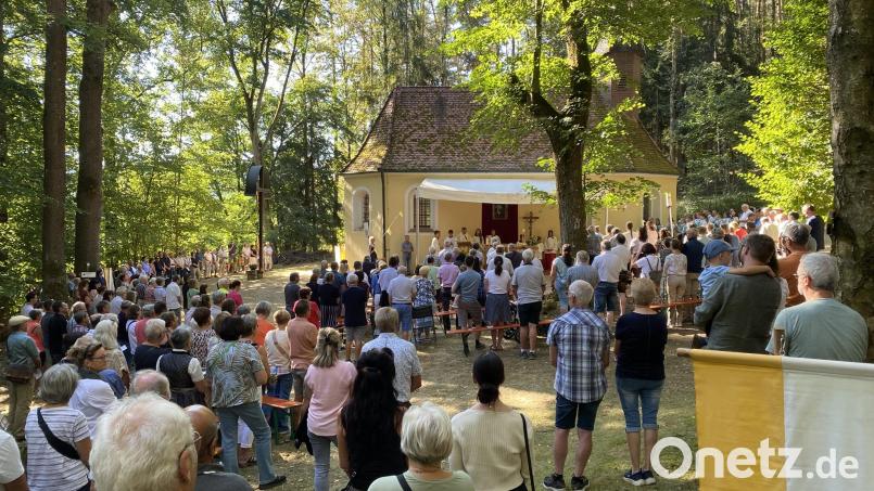 Etwa 250 Gläubige besuchten den Festgottesdienst an der Brünnl-Kirche. Bild: Raphael Haubelt
