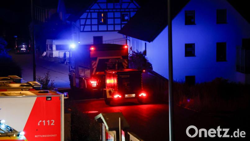 In Monschau-Kalterherberg mussten in der Nacht 30 Menschen ihre Häuser verlassen. Bild: Thomas Banneyer/dpa