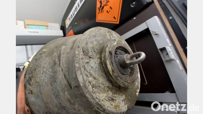 Die Sprengkörper dürfen keinesfalls angefasst werden, in jedem Fall muss die Polizei verständigt werden. (Archivbild) Bild: Stefan Puchner/dpa