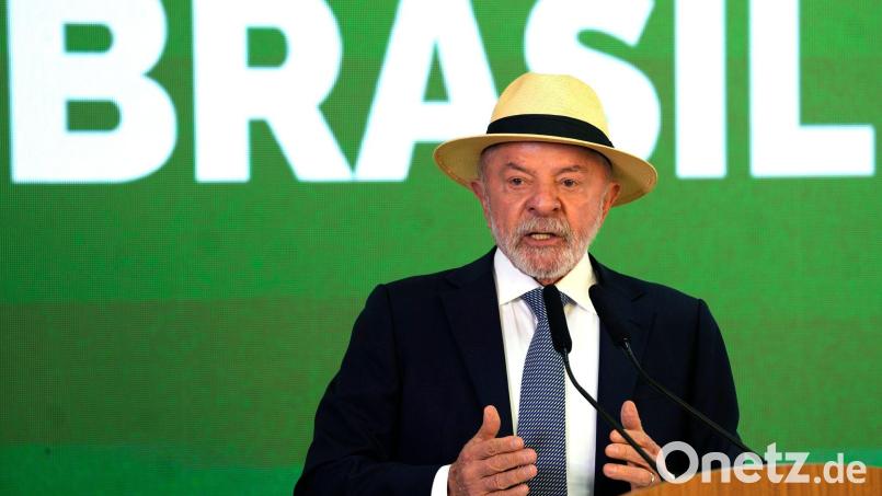 Der brasilianische Präsident Luiz Inácio Lula da Silva feiert die Entdeckung von Erdöl vor Brasiliens Nordküste. (Archivbild) Bild: Eraldo Peres/AP/dpa