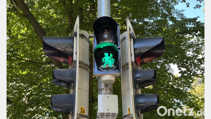 Die Wiesntrommler sollen auch nach dem Rosenheimer Herbstfest noch den Verkehr regeln. (Symbolbild) Bild: Christian Baab/Stadt Rosenheim/dpa