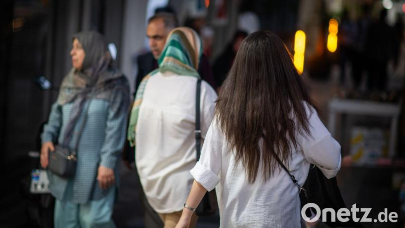 In den vergangenen Jahren hat sich der Protest vieler iranischer Frauen gegen die strengen islamischen Gesetze intensiviert. (Archivbild) Bild: Arne Immanuel Bänsch/dpa