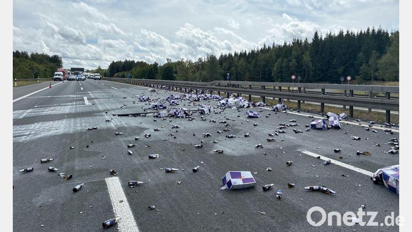 Die Autobahn war stundenlang gesperrt. Bild: -/Verkehrspolizeiinspektion Hof/dpa