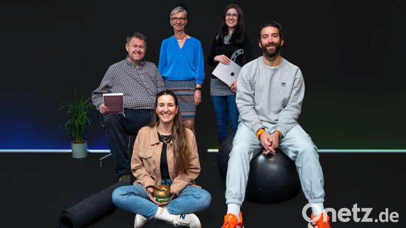 Das "Gsundheitsclub"-Team mit Christian Wolf (vorne, rechts), Sandra Löw (vorne, links) sowie Josef Schreiber, Ulrike Rauch und Kerstin Hammer (hinten, von links). Bild: Sebastian Scherm/kompane