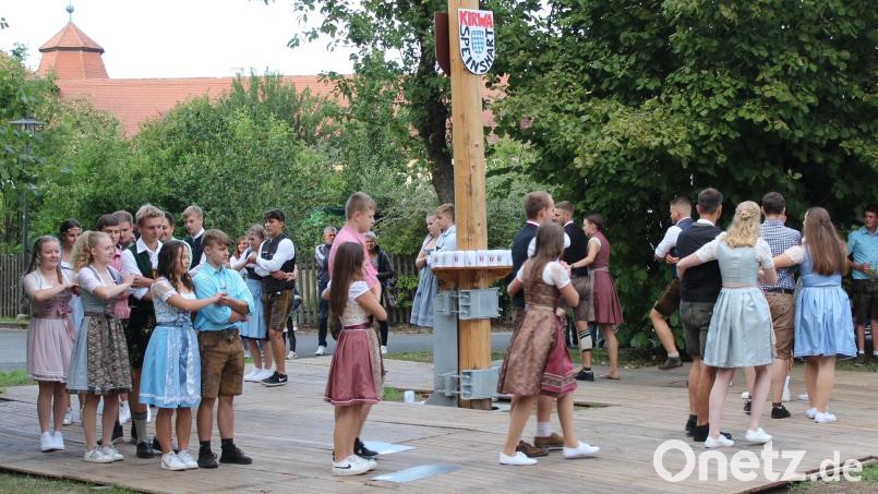 Auch in diesem Jahr werden mehrere Paare – insgesamt 14 – einstudierte Tanzeinlagen bei der Kirwa in Speinshart vorführen. Archivbild: Robert Dotzauer