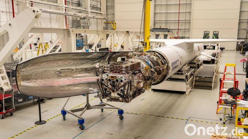 Das "LINK"-Raumfahrzeug steht in einer Halle. (Archivbild) Bild: Ron Beard/NASA/dpa