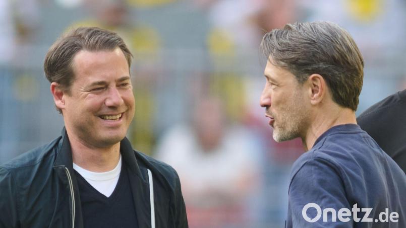 Wünschen Jamal Musiala alles Gute: Lars Ricken (l) und Niko Kovac. (Archivbild) Bild: Bernd Thissen/dpa