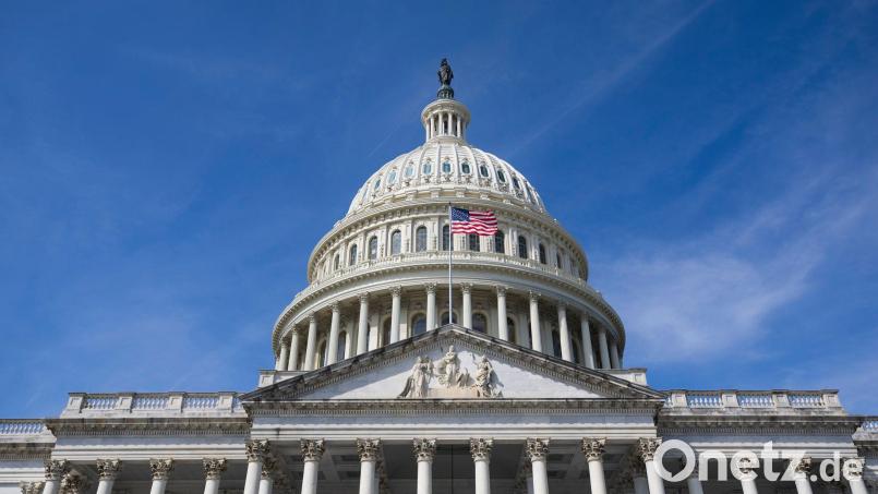 Die US-Staatsverschuldung ist auf mehr als 40 Billionen Dollar gestiegen. (Symbolbild) Bild: Tom Brenner/AP/dpa