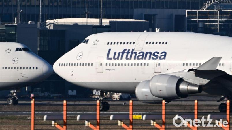 Die Boeing 747 hatte mehr als 350 Passagiere an Bord. (Symbolbild) Bild: Arne Dedert/dpa