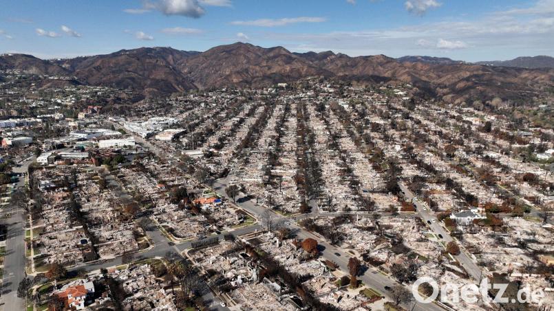 Im Januar 2025 hatten verheerende Brände ganze Viertel von Los Angeles verwüstet. (Archivbild) Bild: Jae C. Hong/AP/dpa