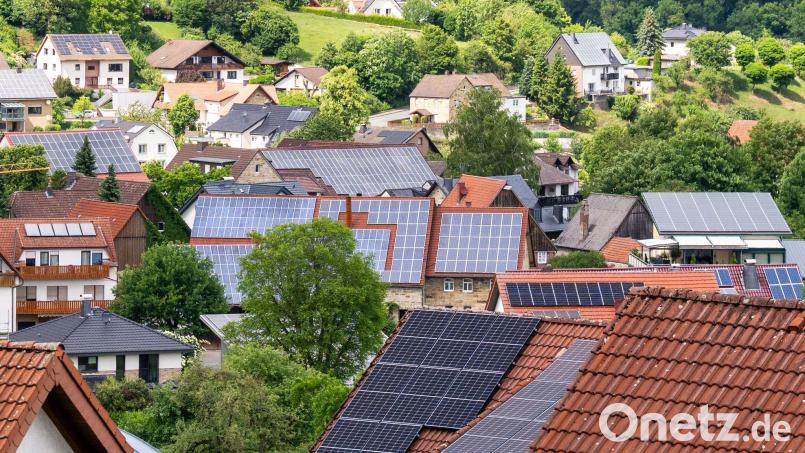 Der Solarausbau ist im Plan - noch. (Archivbild) Bild: David Inderlied/dpa