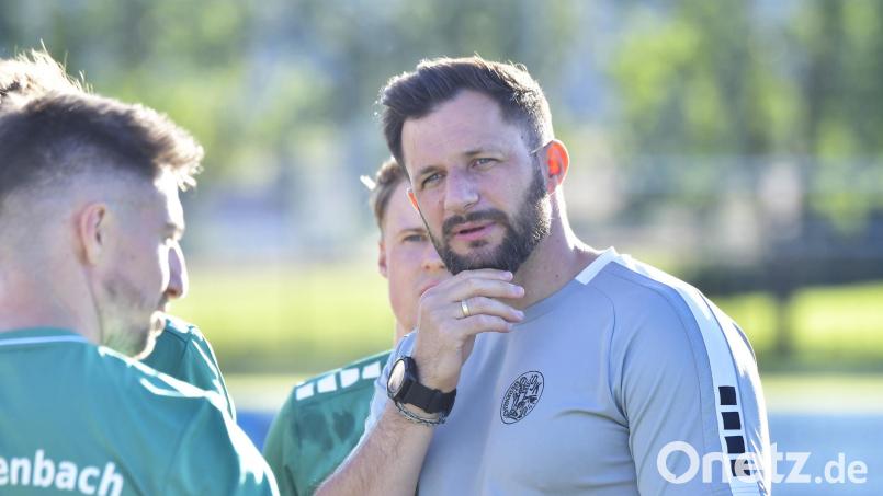 Dominic Rühl, Trainer der DJK Gebenbach, setzt auf eine Top-Einstellung seiner Jungs.. Bild: Hubert Ziegler
