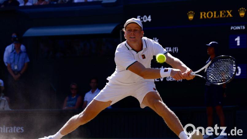 Der italienische Tennis-Star Jannik Sinner muss für die US Open ab. (Archivbild) Bild: Frank Molter/dpa