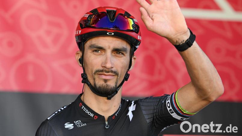 Der französische Ex-Weltmeister Julian Alaphilippe beendet seine Karriere. (Archivbild) Bild: Arne Dedert/dpa