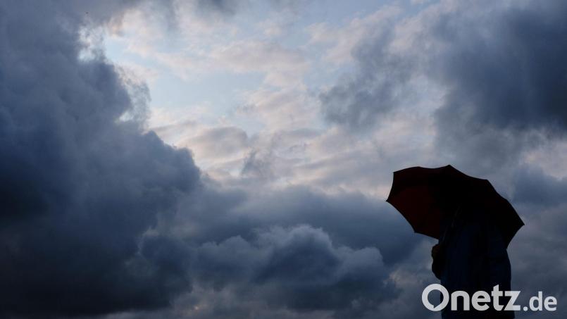 Der Wetterdienst warnt vor Starkregen in Teilen der Oberpfalz. Symbolbild: Martin Gerten/dpa