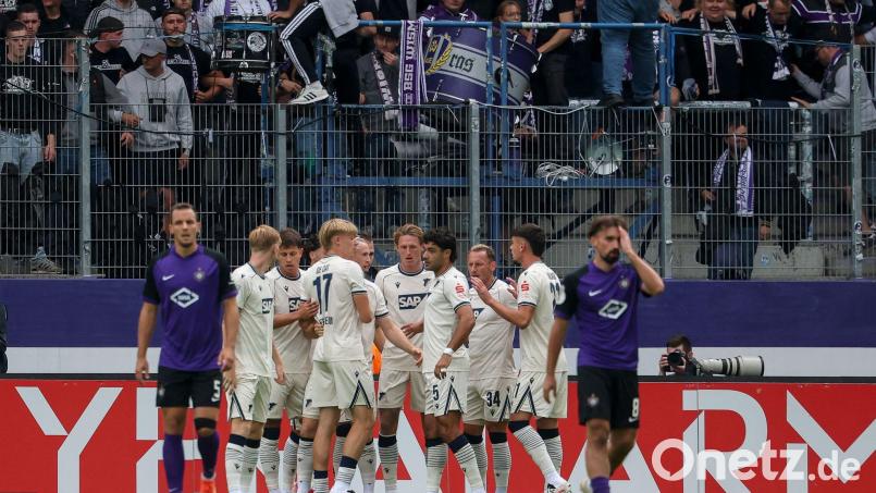 Die TSG Hoffenheim führt im DFB-Pokal bei Erzgebirge Aue schon zur Halbzeit mit 3:0. Bild: Jan Woitas/dpa