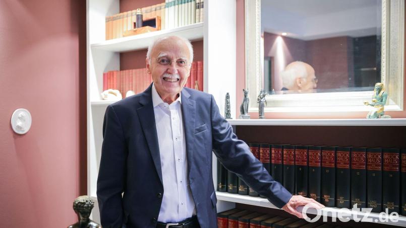 Für Zukunftsforscher Horst Opaschowski hat der Rückgang des Reisens per Anhalter mit einem fehlenden Sicherheitsgefühl zu tun. (Archivbild) Bild: Christian Charisius/dpa