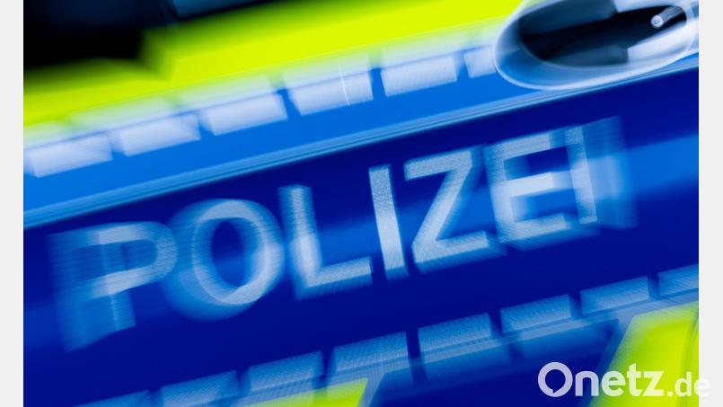 Die Polizei in Marktredwitz ermittelt nach einer Unfallflucht. Symbolbild: Rolf Vennenbernd/dpa