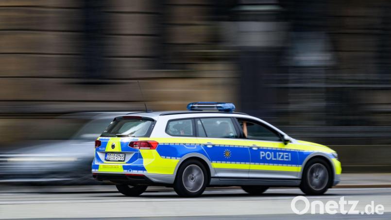 Bei einem Unfall mit einem Linienbus auf der Bundesstraße 307 sind mehrere Menschen verletzt worden. (Symbolbild) Bild: Robert Michael/dpa