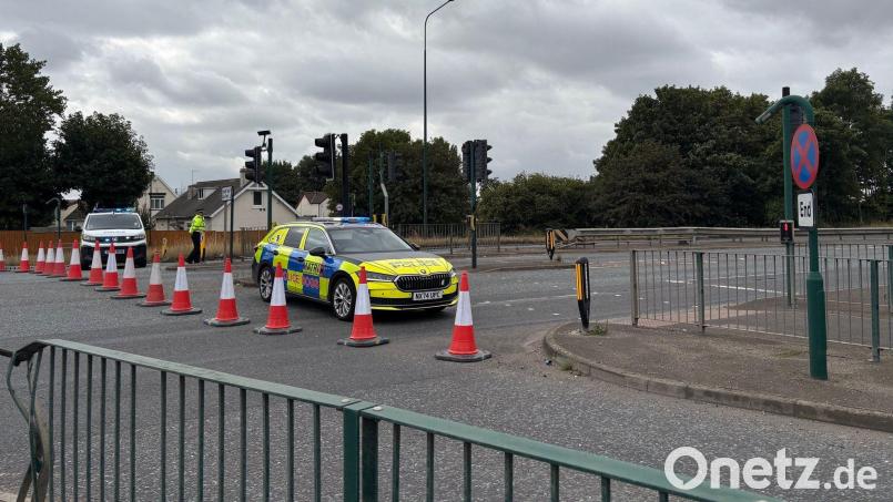 In England ist es bei einer Verfolgungsfahrt zu einem schweren Unfall gekommen. Bild: Tom Wilkinson/PA Wire/dpa