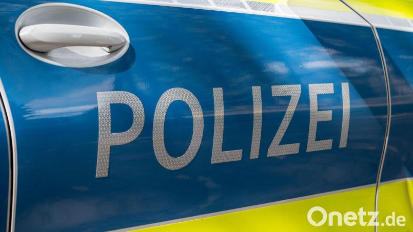 Bei einem Auffahrunfall auf der A7 sind zwei Autofahrer leicht verletzt worden. (Symbolbild) Bild: Daniel Vogl/dpa