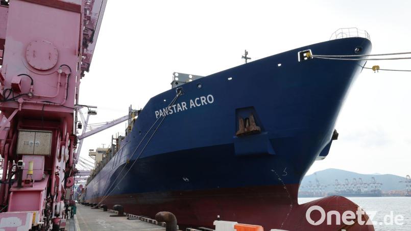 Das Containerschiff PanStar Acro befindet sich derzeit auf der Arktis-Route nach Europa. Bild: -/YNA/dpa
