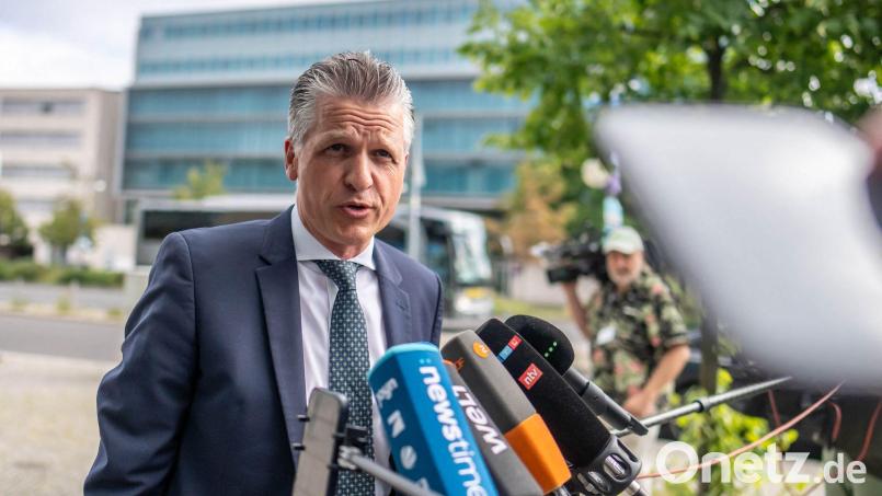 Unionsfraktionschef Thorsten Frei (CDU) äußert sich vor einer Sitzung des Präsidiums seiner Partei in Berlin. Bild: Michael Kappeler/dpa